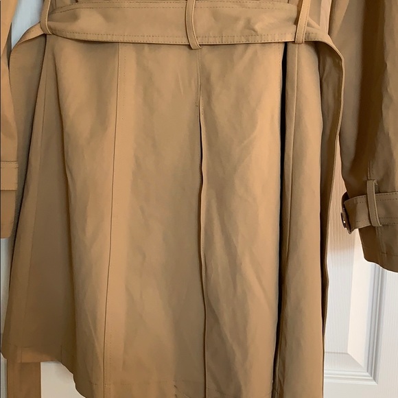 Beautiful coat 🧥 use see pictures - Picture 7 of 7